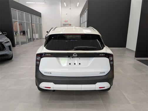 2025 Nissan Kicks SV