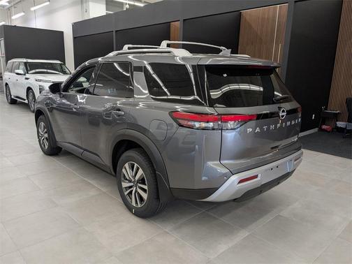 2025 Nissan Pathfinder SL 4WD