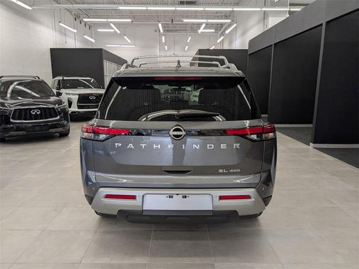 2025 Nissan Pathfinder SL 4WD