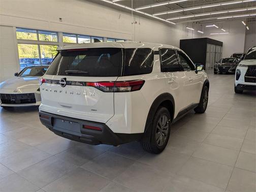 2025 Nissan Pathfinder S 4WD