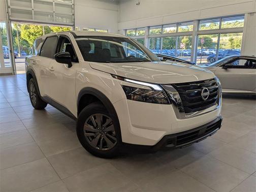 2025 Nissan Pathfinder S 4WD