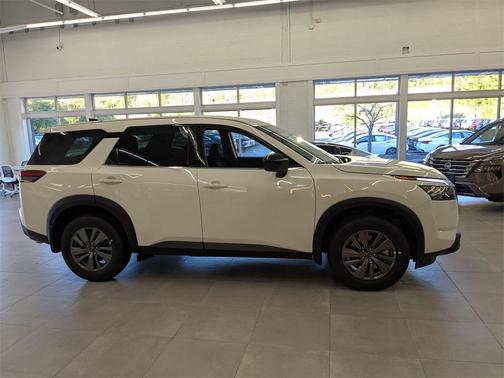 2025 Nissan Pathfinder S 4WD