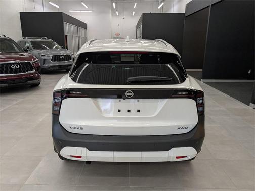 2025 Nissan Kicks SV