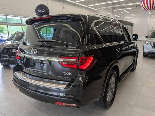2023 INFINITI QX80 Luxe
