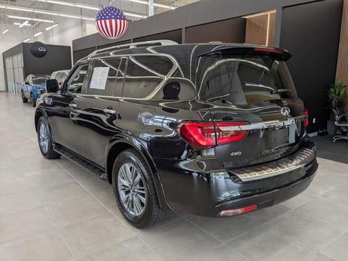 2023 INFINITI QX80 Luxe