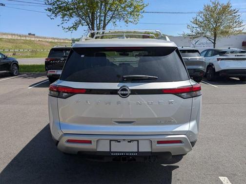 2025 Nissan Pathfinder SL 4WD