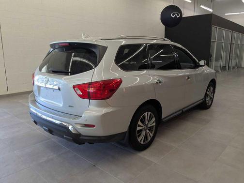 2020 Nissan Pathfinder S 4WD