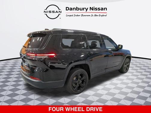 Diamond Black Crystal Pearlcoat 2023 Jeep Grand Cherokee L Altitude