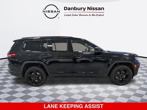 Diamond Black Crystal Pearlcoat 2023 Jeep Grand Cherokee L Altitude
