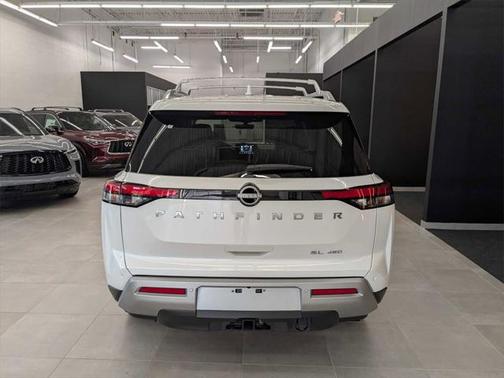 2025 Nissan Pathfinder SL 4WD