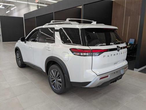 2025 Nissan Pathfinder SL 4WD