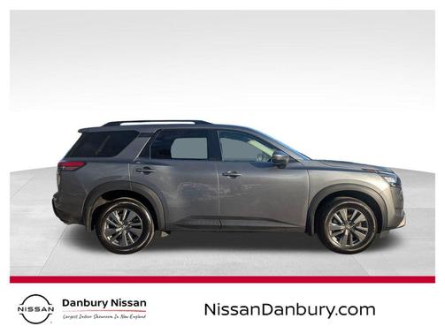 2024 Nissan Pathfinder SV 4WD