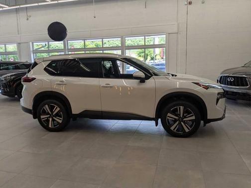2025 Nissan Rogue SL