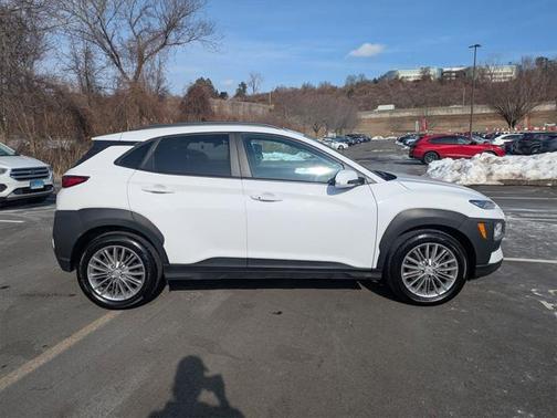 2021 Hyundai KONA SEL