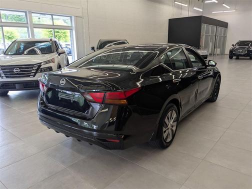 2022 Nissan Altima S FWD
