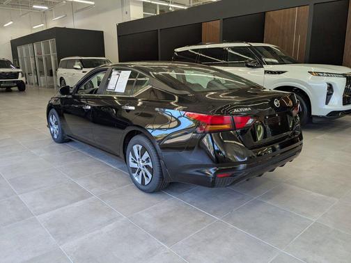 2022 Nissan Altima S FWD