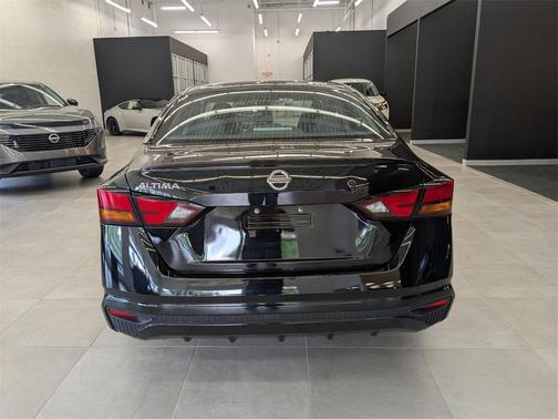 2022 Nissan Altima S FWD