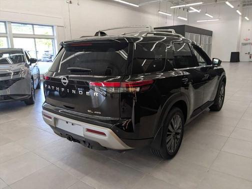 2025 Nissan Pathfinder SL 4WD