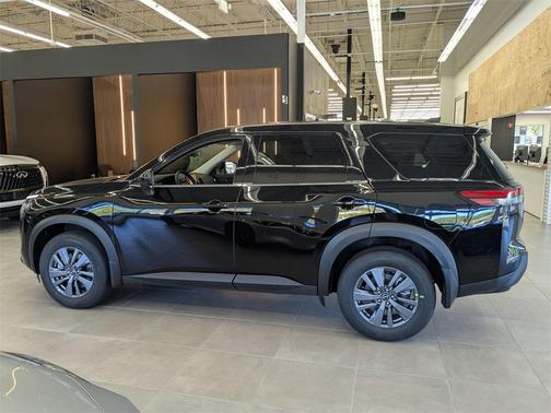 2025 Nissan Pathfinder S 4WD