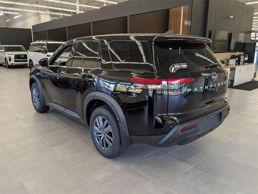 2025 Nissan Pathfinder S 4WD