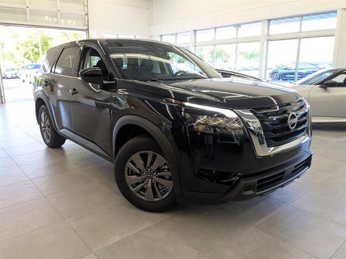 2025 Nissan Pathfinder S 4WD