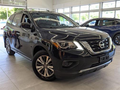 2019 Nissan Pathfinder S