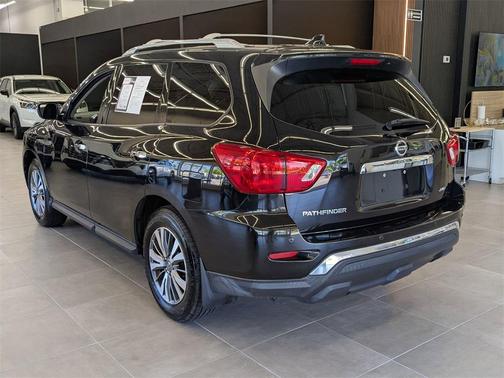 2019 Nissan Pathfinder S