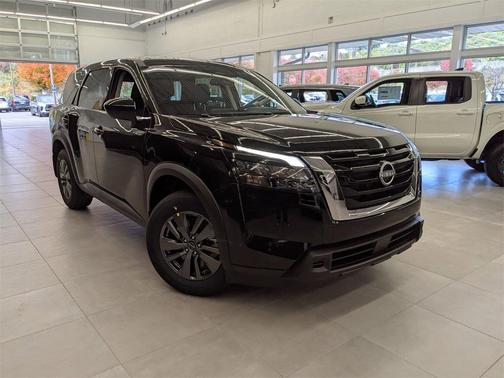 2025 Nissan Pathfinder S 4WD