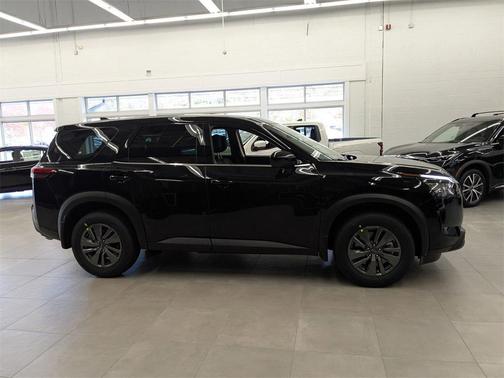 2025 Nissan Pathfinder S 4WD