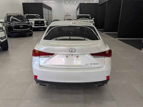 2018 Lexus IS 300 Base