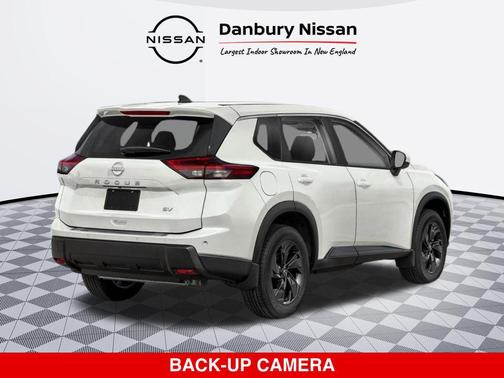 Everest White Pearl Tricoat 2026 Nissan Rogue SV