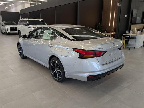 2025 Nissan Altima SR FWD