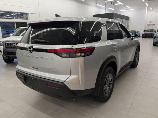 2025 Nissan Pathfinder S 4WD