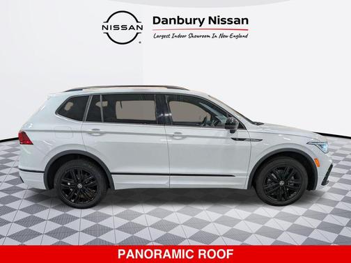 Pure White 2022 Volkswagen Tiguan 2.0T SE R-Line Black 4MOTION