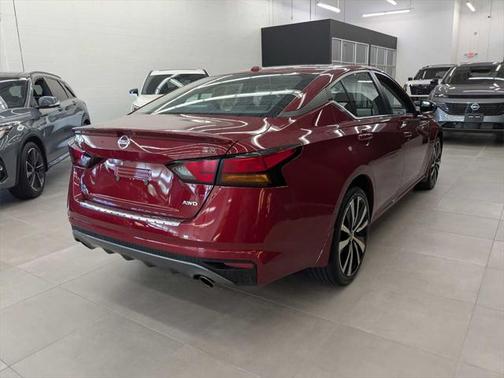 2022 Nissan Altima SR Intelligent AWD