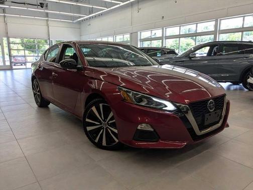 2022 Nissan Altima SR Intelligent AWD