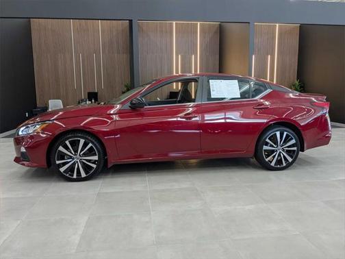 2022 Nissan Altima SR Intelligent AWD