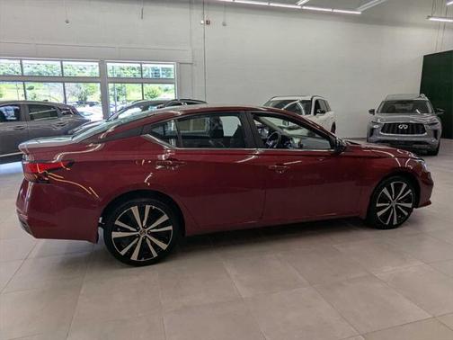 2022 Nissan Altima SR Intelligent AWD