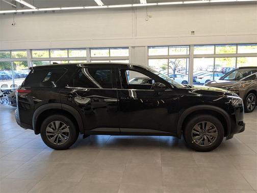 2025 Nissan Pathfinder S 4WD