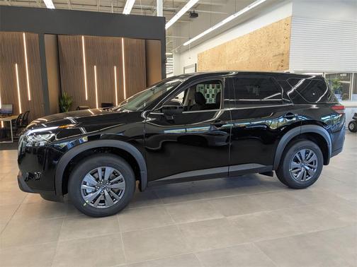 2025 Nissan Pathfinder S 4WD
