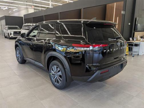 2025 Nissan Pathfinder S 4WD