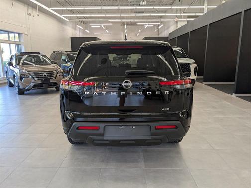 2025 Nissan Pathfinder S 4WD