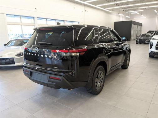 2025 Nissan Pathfinder S 4WD