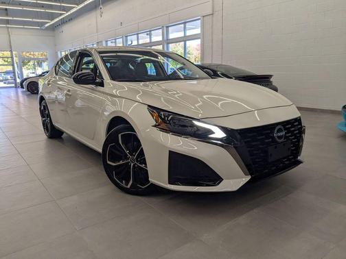 2023 Nissan Altima SR Intelligent AWD