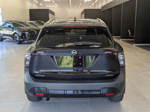 2025 Nissan Kicks SV