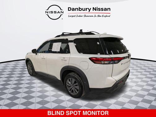2024 Nissan Pathfinder SV 4WD