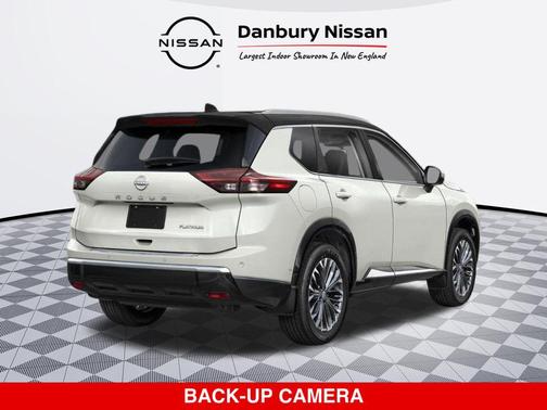 Everest White Pearl/Super Black 2026 Nissan Rogue Platinum