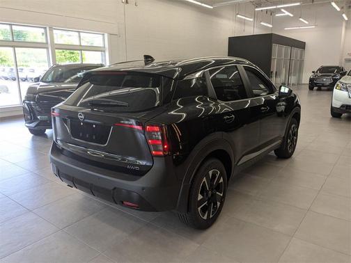 2025 Nissan Kicks SV