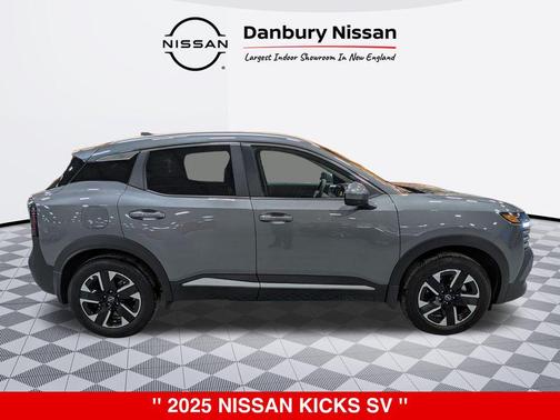 2025 Nissan Kicks SV