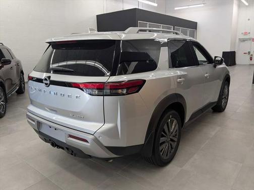2025 Nissan Pathfinder SL 4WD